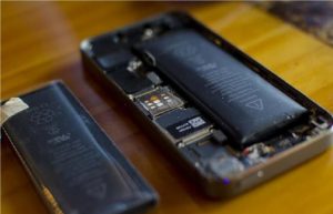 Characteristics of a Damaged Iphone Battery