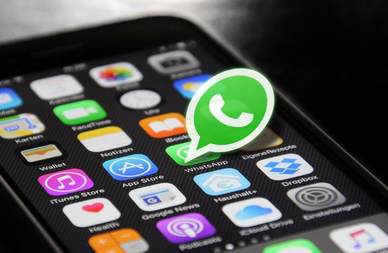 4 Tips Melakukan Video Call Grup WhatsApp