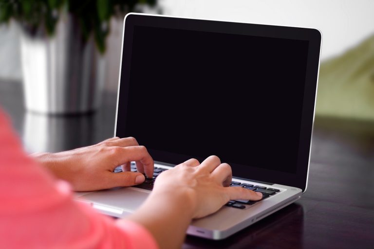 9 Cara Mengatasi Laptop Black Screen